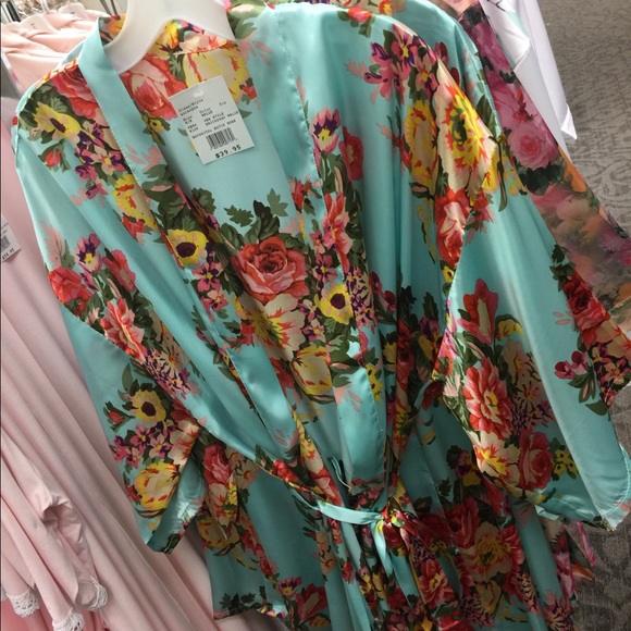 David’s bridal floral bridesmaids robe - Picture 2 of 4